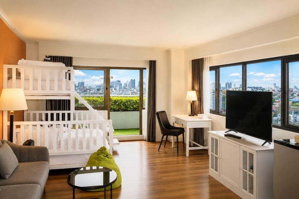 Grand China Bangkok Room Type - Junior Club Suite Room with Balcony Grand China Bangkok Room Type - Junior Club Suite Room with Balcony