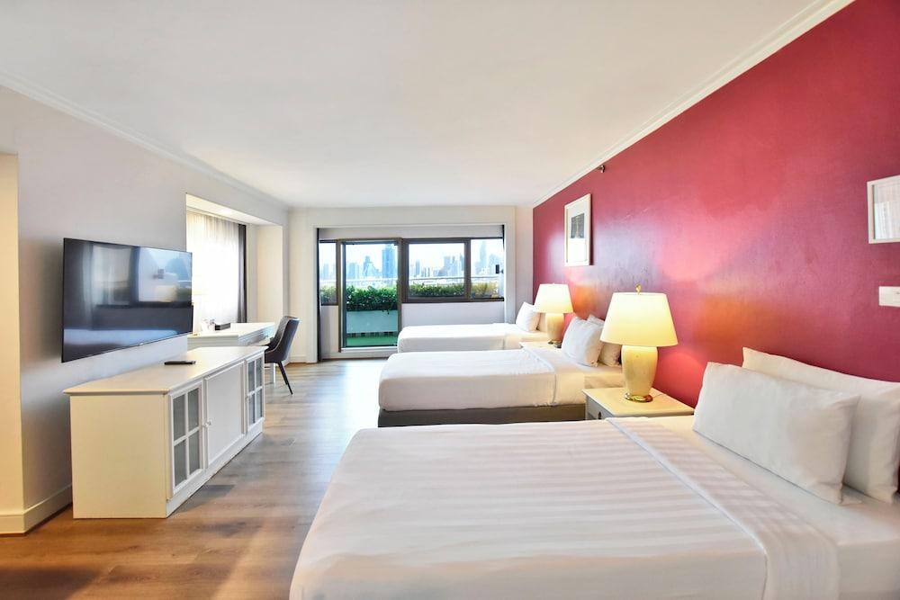 Grand China Bangkok Room Type - Junior Suite River View with Balcony