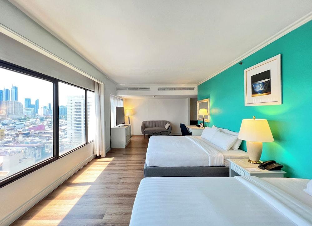 Grand China Bangkok Room Type - Junior Suite River View