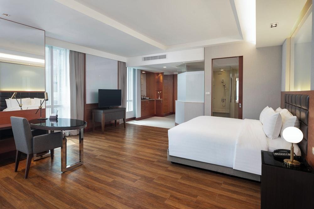 The Grand Fourwings Convention Hotel - Tap to explore photos