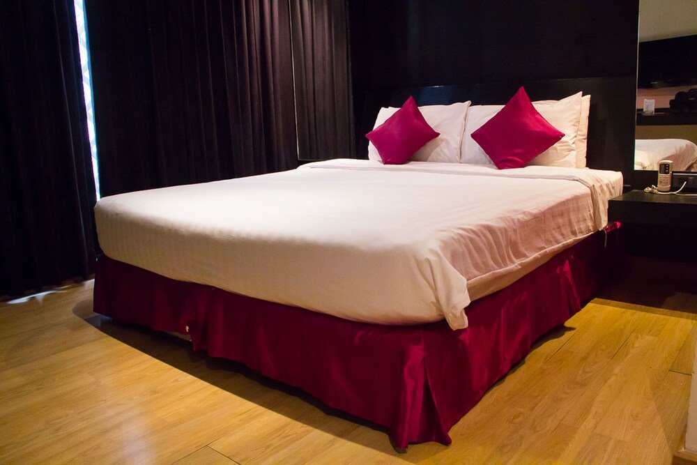 Grand Inn Hotel Bangkok - Tap to explore photos