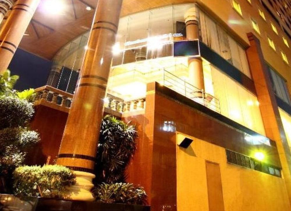 Grand Tower Inn Rama Vi Hotel Bangkok Start From Sgd 27 Per Night Price Address Reviews