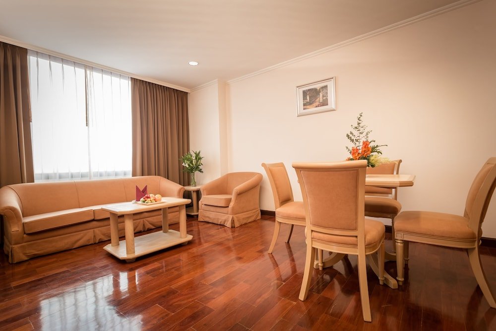 Grand Tower Inn Rama VI Hotel Room Type - Junior Suite