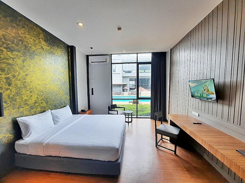 Vismaya Suvarnabhumi Hotel Room Type - Deluxe Pool View