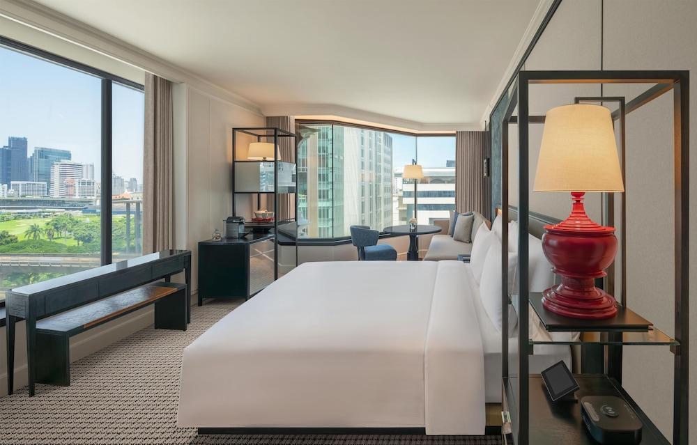 Grand Hyatt Erawan Bangkok Room Type - 1 KING BED, CORNER, DELUXE