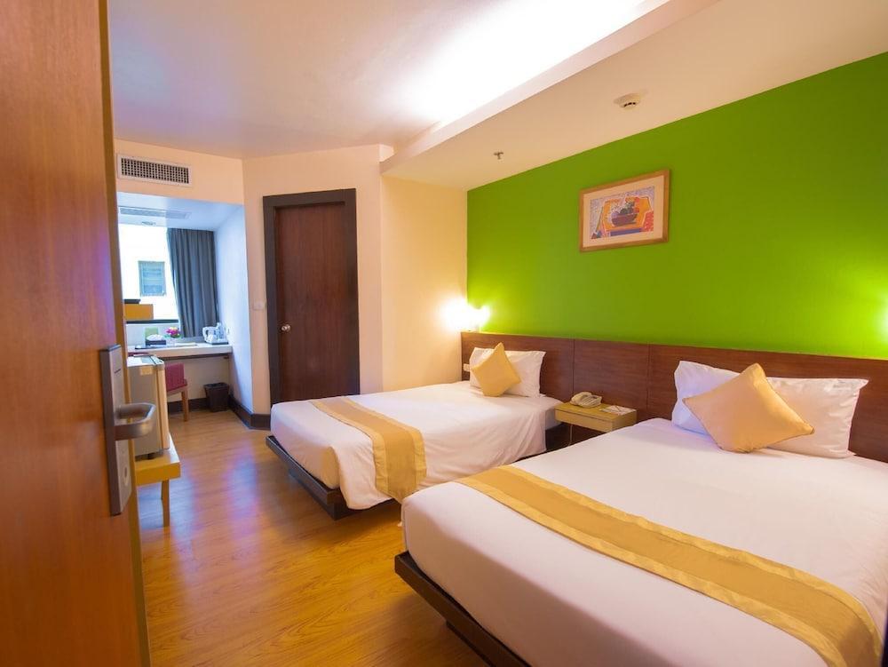 The Seasons Bangkok Huamark Room Type - Standard Twin Room