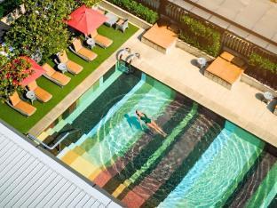 DoubleTree by Hilton Sukhumvit Bangkok - Tap to explore photos