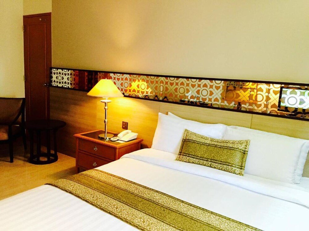 Indra Regent Hotel - Tap to explore photos