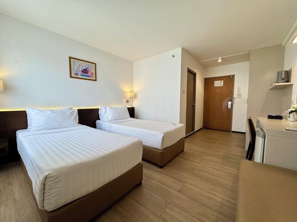 Seasons Siam Hotel Room Type - Standard Twin Room
