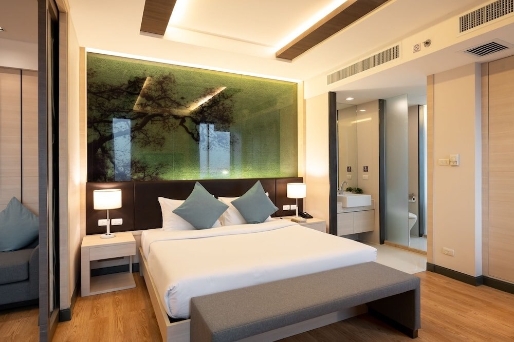 Jasmine Resort Hotel Bangkok Room Type - Premier Room, 1 King Bed, Corner Jasmine Resort Hotel Bangkok Room Type - Premier Room, 1 King Bed, Corner