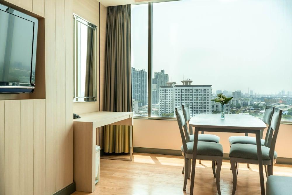 Jasmine Resort Hotel Bangkok - Tap to explore photos