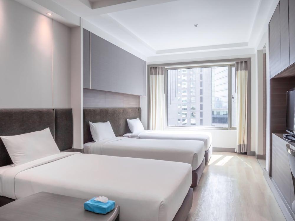 Jasmine City Hotel Room Type - Deluxe Triple Room