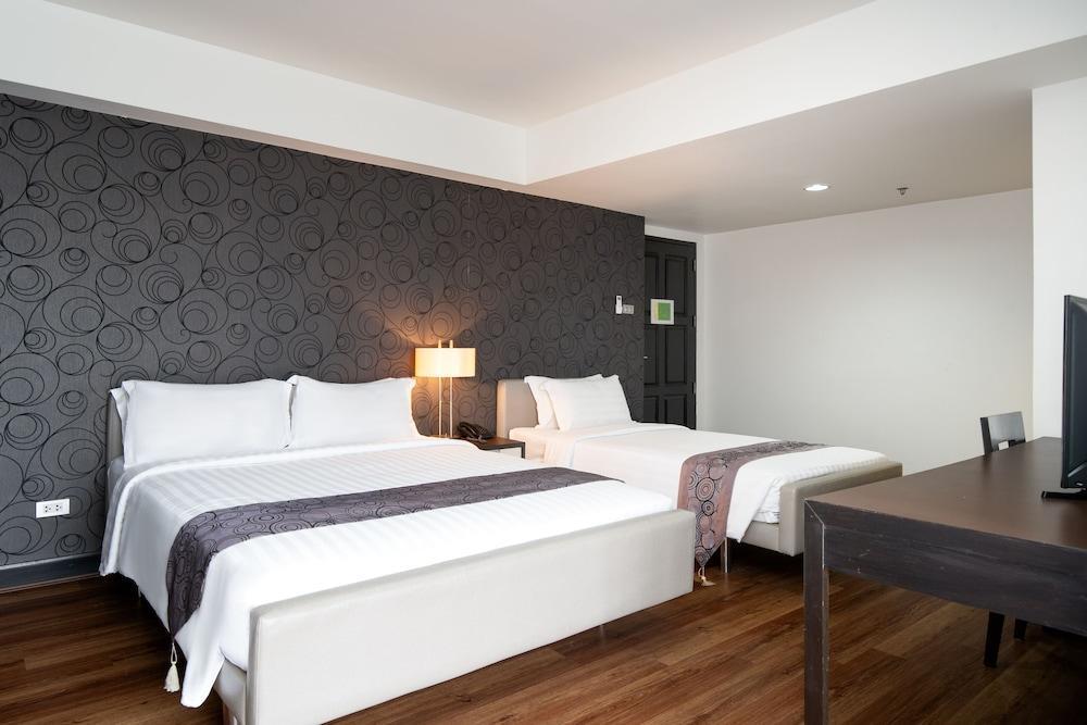 Lily Hotel Bangkok Room Type - Superior Twin Room Lily Hotel Bangkok Room Type - Superior Twin Room