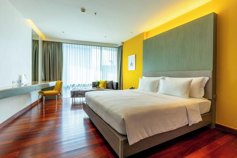 LiT BANGKOK Hotel Room Type - Superior Room (Extra Radiance Double Room)