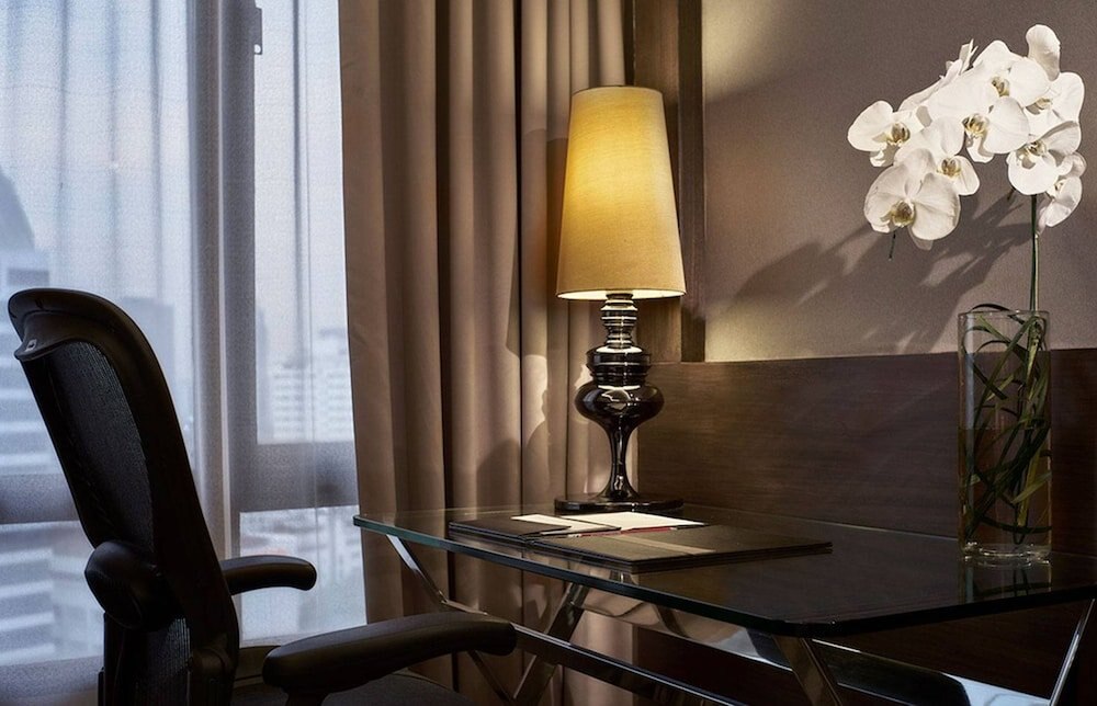 The Landmark Bangkok~ Room Type - Premium Corner Room