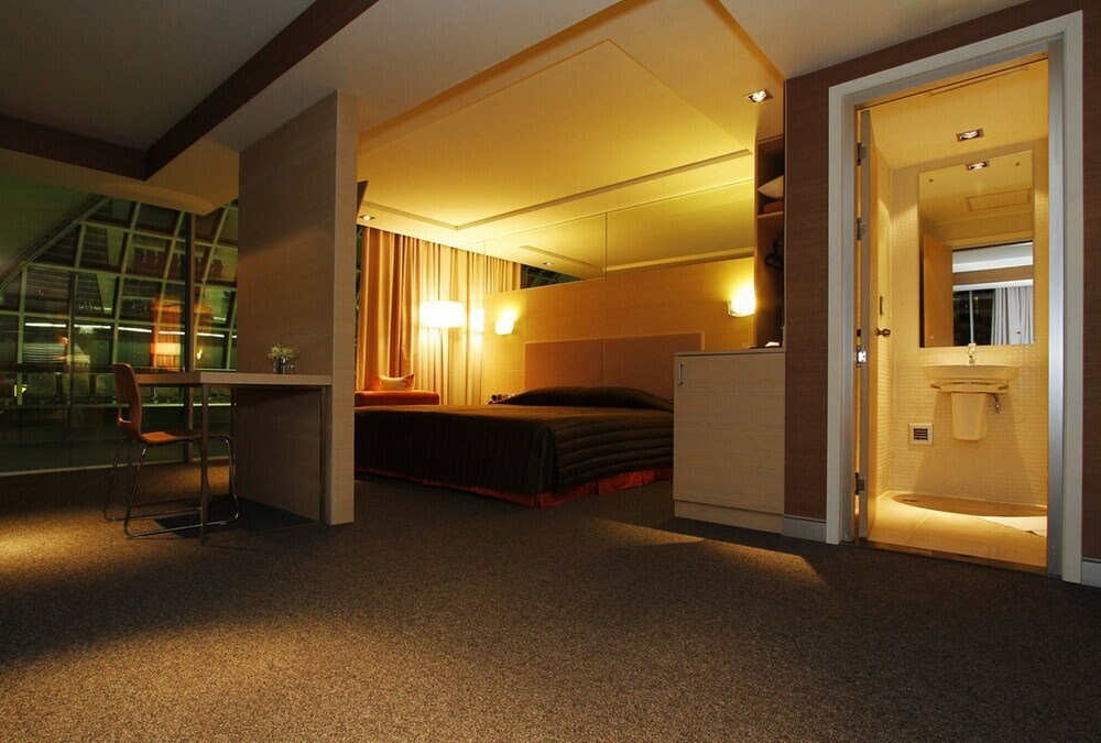 Miracle Transit  Airport Hotel - Tap to explore photos