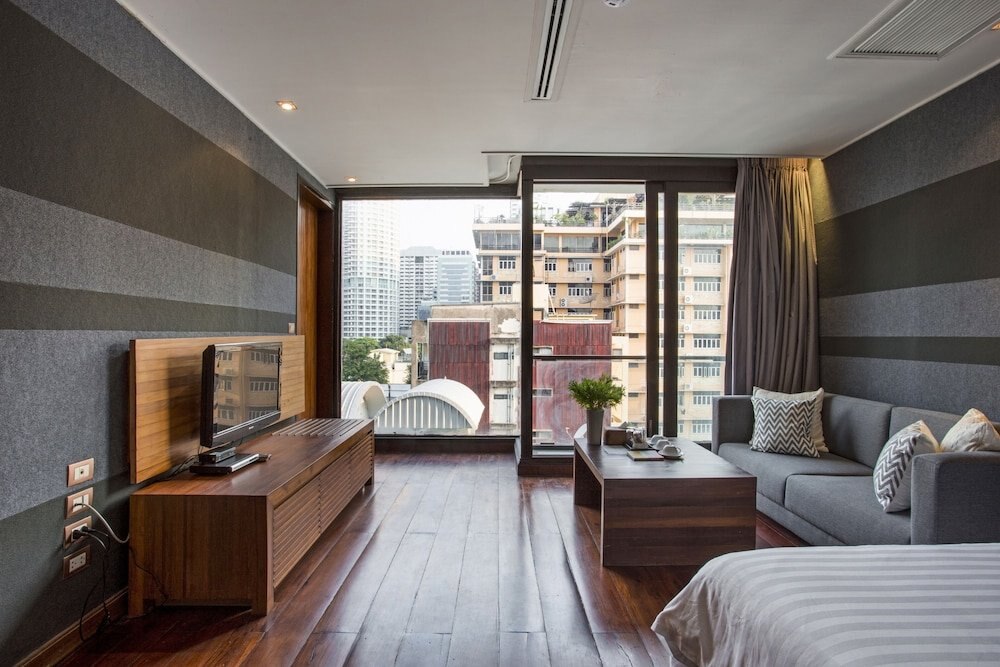 LUXX Langsuan Hotel Room Type - Triple Room