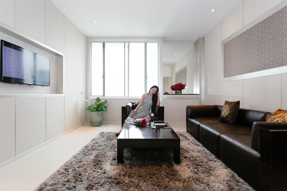 Mandarin Hotel Managed by Centre Point Room Type - Grand Suite Room