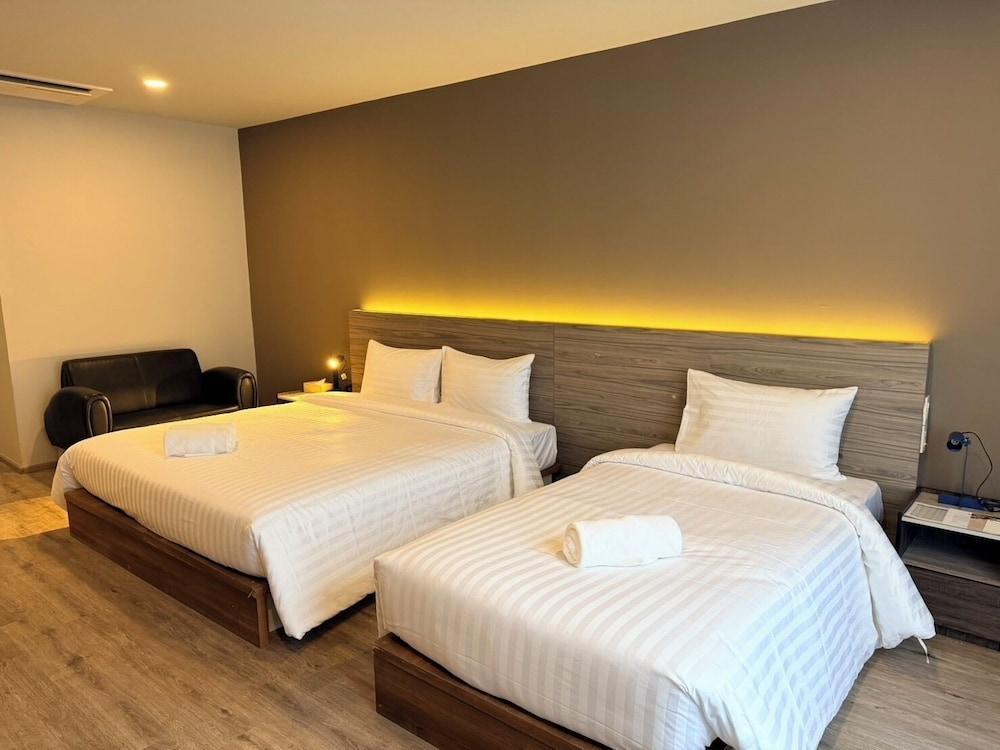 Hotel Manhattan Sukhumvit 15 Bangkok Room Type - Triple Room Hotel Manhattan Sukhumvit 15 Bangkok Room Type - Triple Room