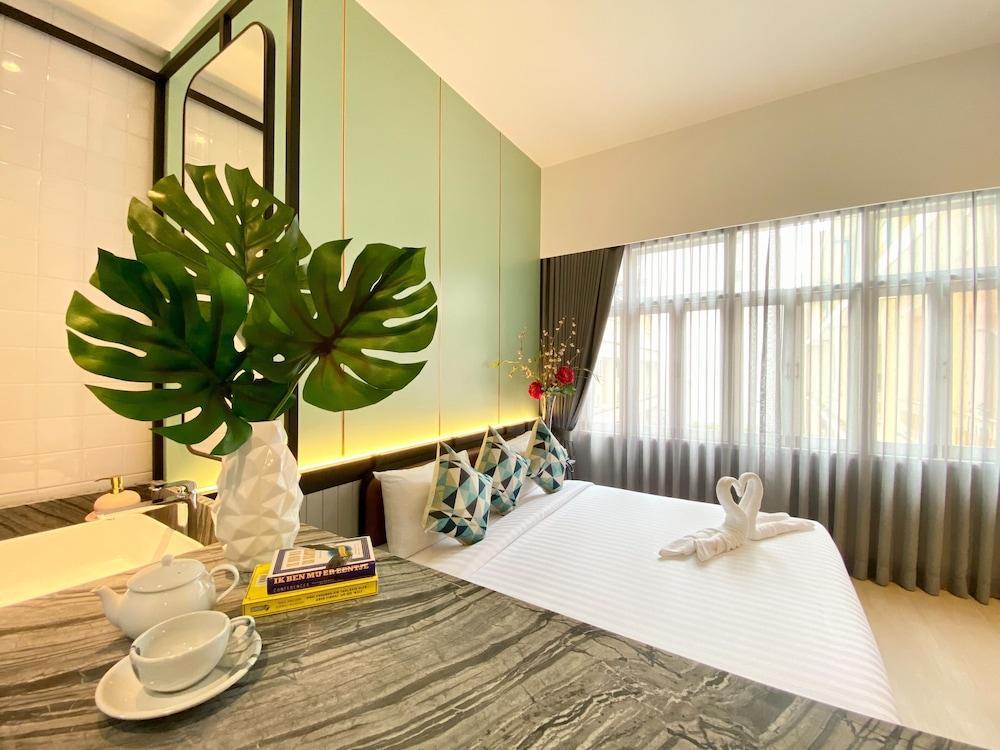 Miami Bangkok Hotel Room Type - Deluxe Double Room