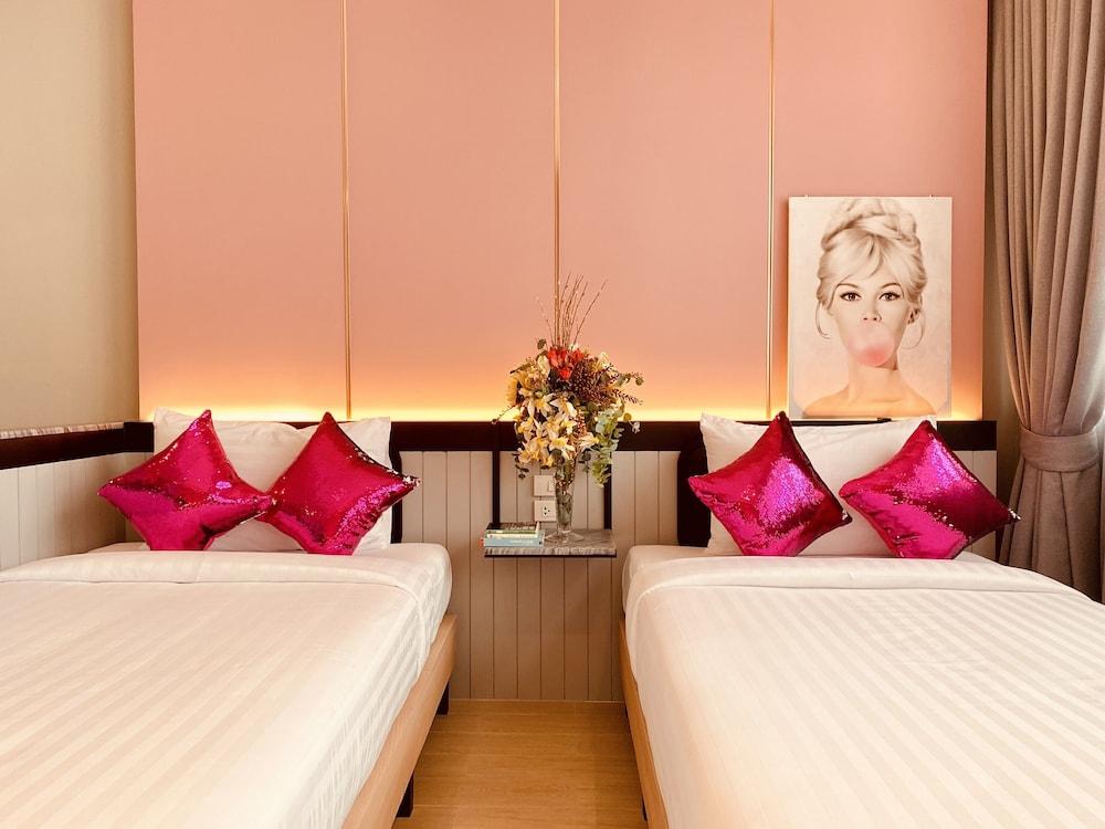 Miami Bangkok Hotel Room Type - Deluxe Twin Room