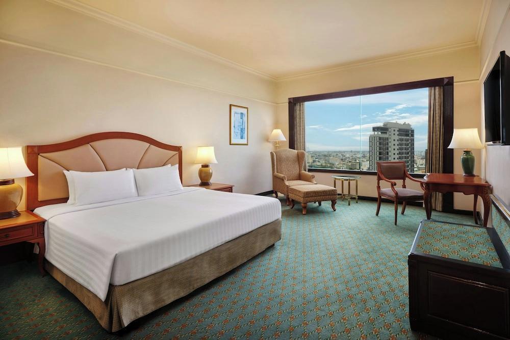 Jubilee Prestige Hotel Ratchadapisek Room Type - Deluxe Room, 1 King Bed, City View