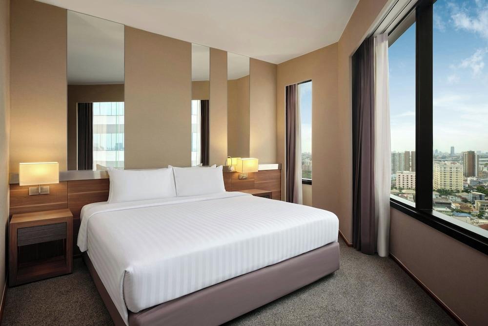 Jubilee Prestige Hotel Ratchadapisek Room Type - Suite, 1 Bedroom, Club Lounge Access, City View (1 King Bed)