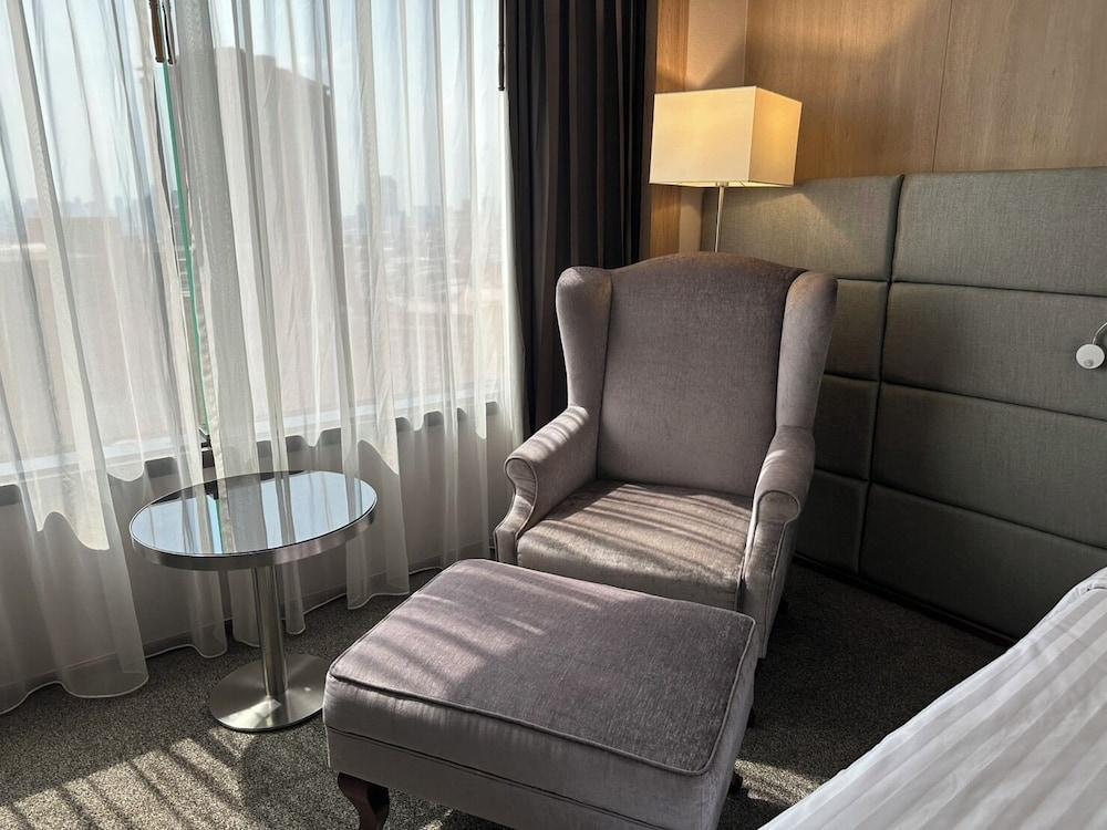 Jubilee Prestige Hotel Ratchadapisek - Tap to explore photos