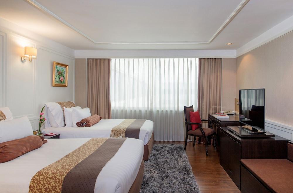 Ramada Plaza by Wyndham Bangkok Menam Riverside Room Type - Presidential Suite, Multiple Beds (Two Bedrooms)