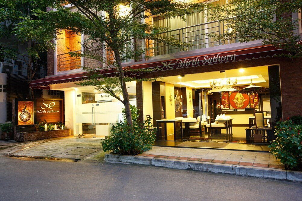 Mirth Sathorn Hotel - Tap to explore photos
