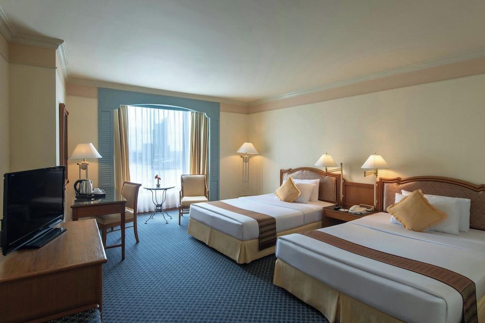 Montien Riverside Hotel Bangkok Room Type - Deluxe Room, 2 Twin Beds, River View