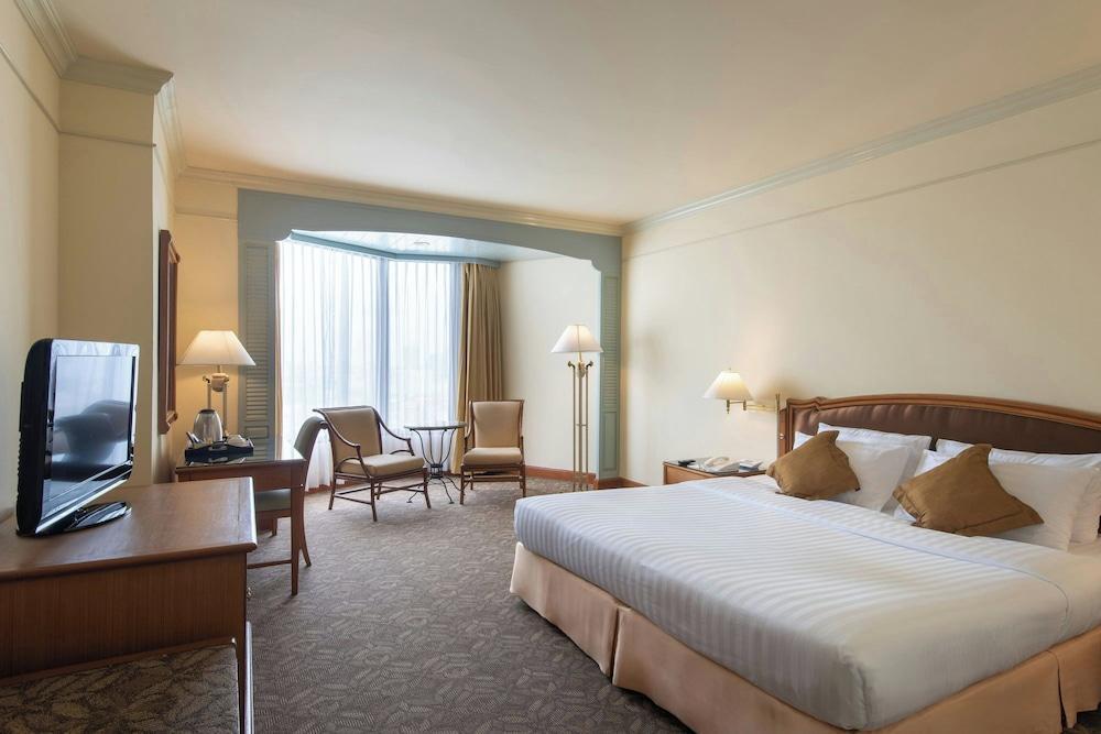 Montien Riverside Hotel Bangkok Room Type - Premier Room, 1 King Bed, River View