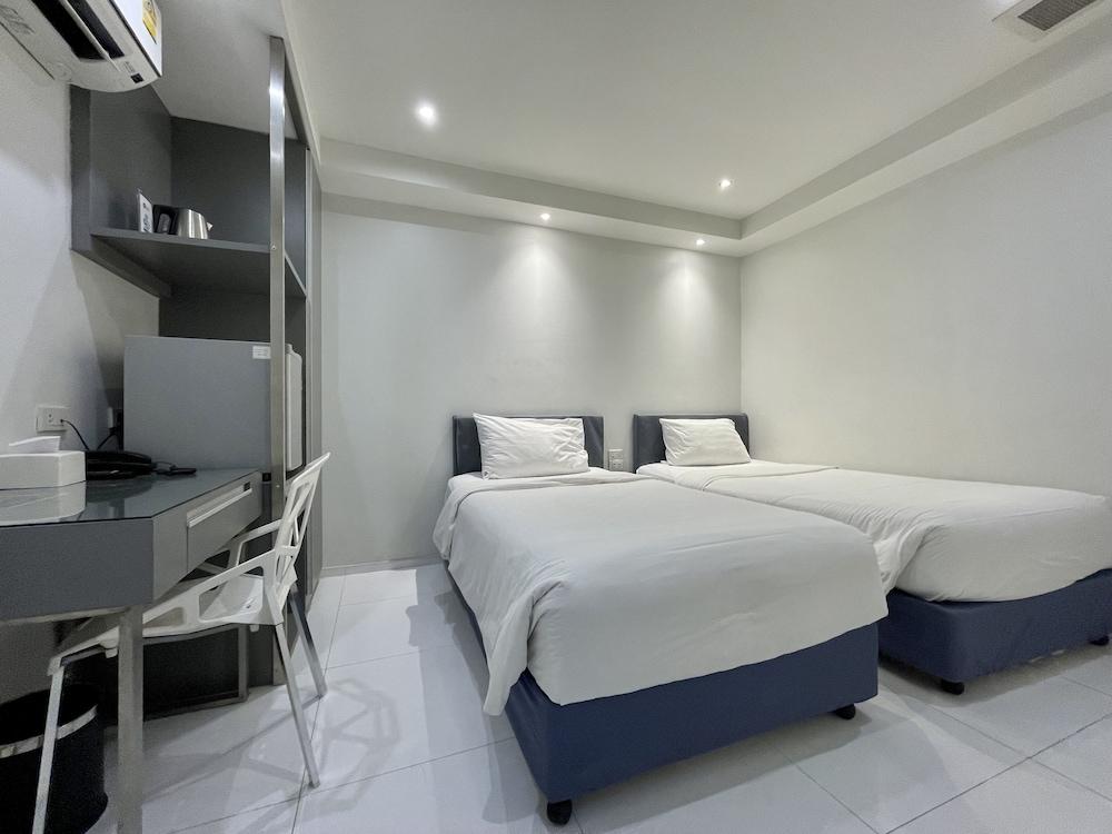 My Hotel Pratunam Room Type - Cubic No Window, 2 Single Beds
