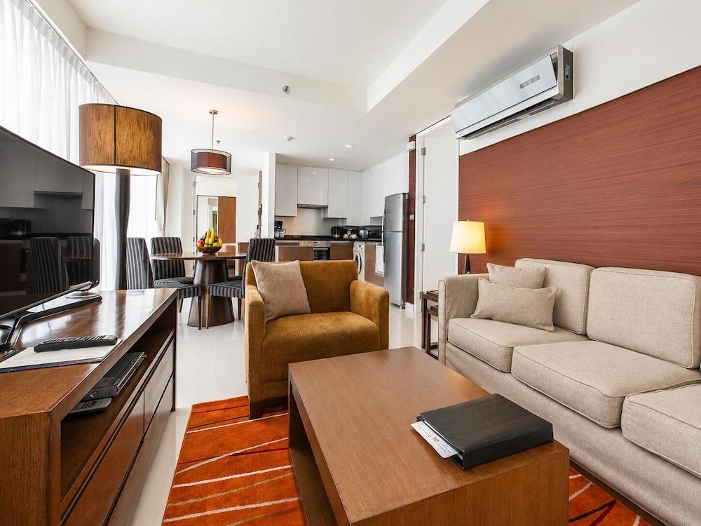 Oakwood Residence Sukhumvit 24 Room Type - Two Bedroom Suites Oakwood Residence Sukhumvit 24 Room Type - Two Bedroom Suites