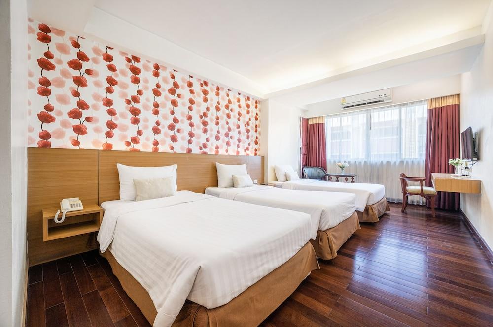 P2 Boutique Hotel Room Type - Deluxe Triple Room