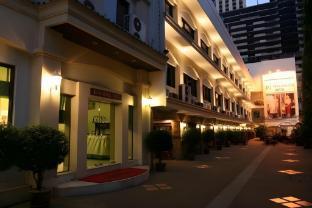 PJ Watergate Hotel - Tap to explore photos