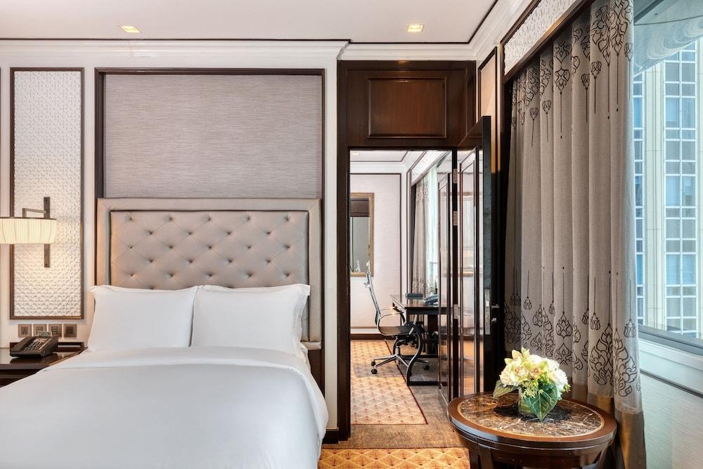 The Athenee Hotel, a Luxury Collection Hotel, Bangkok Room Type - Family Room, 1 King Bed
