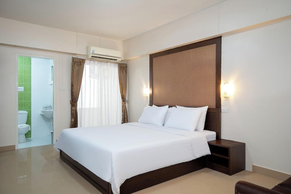 P-Park Suvarnabhumi Room Type - Superior Double Room P-Park Suvarnabhumi Room Type - Superior Double Room