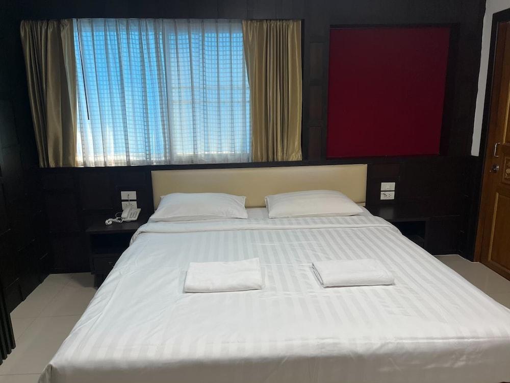 Gusto Pratunam Hotel Room Type - Superior Double (SPD)