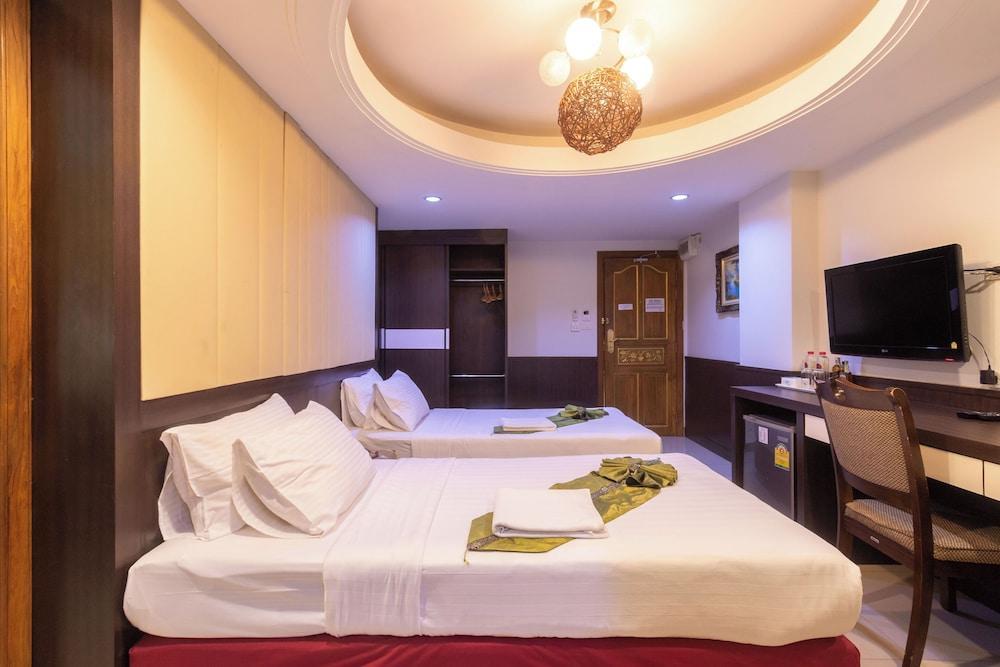 Gusto Pratunam Hotel Room Type - Superior Twin (SPT)