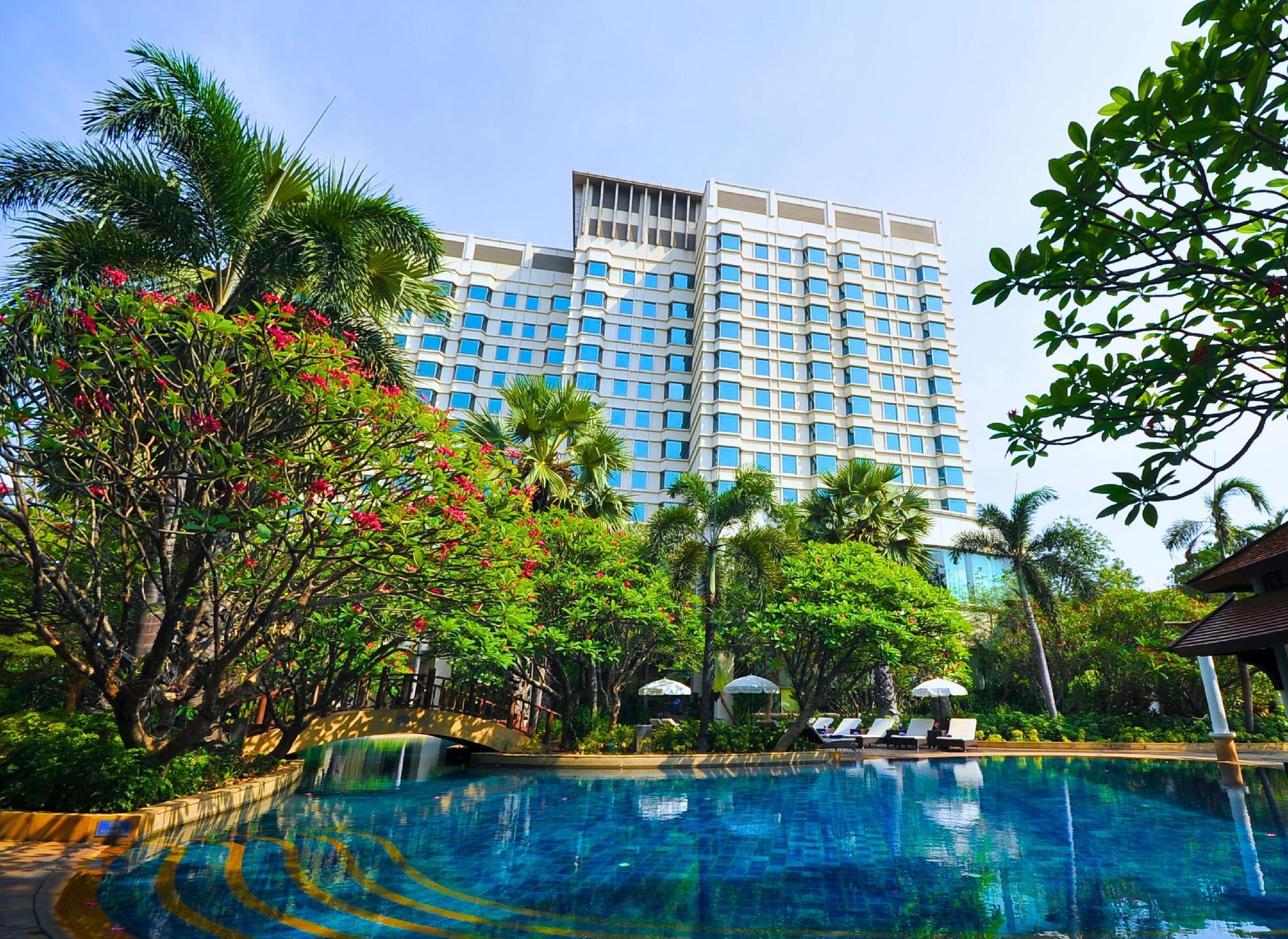 Rama Gardens Hotel Bangkok - Tap to explore photos