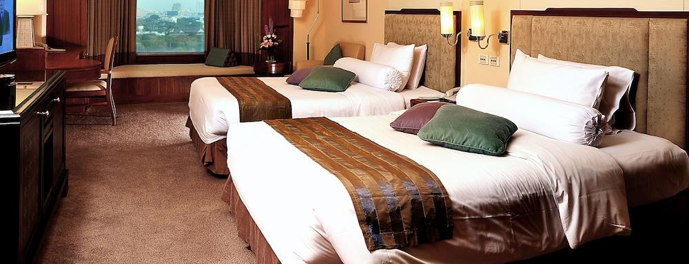 Rama Gardens Hotel Bangkok Room Type - Executive Deluxe Room, Bathtub Rama Gardens Hotel Bangkok Room Type - Executive Deluxe Room, Bathtub
