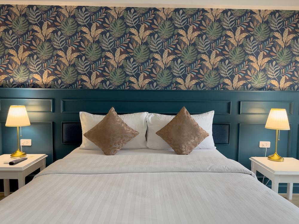 Regent Ramkhamhaeng Hotel Room Type - Superior Double Room