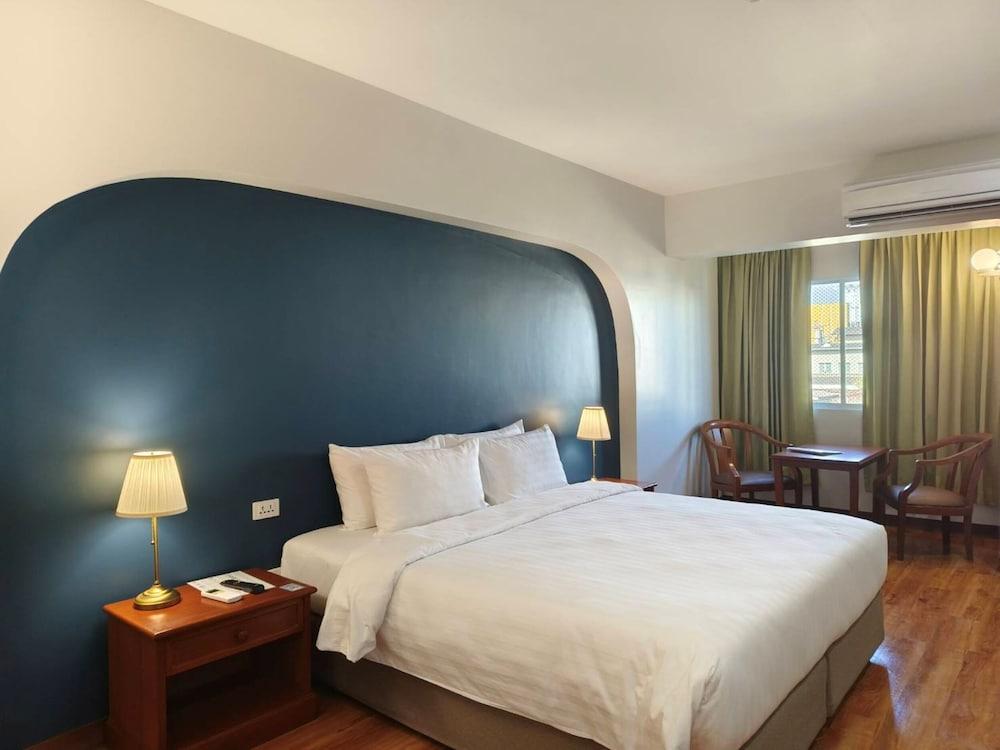 Regent Ramkhamhaeng Room Type - Standard Double Room