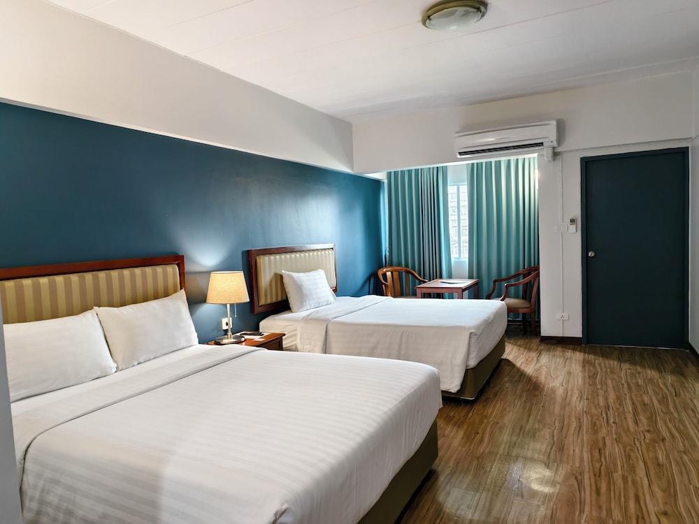 Regent Ramkhamhaeng Room Type - Standard Twin Room