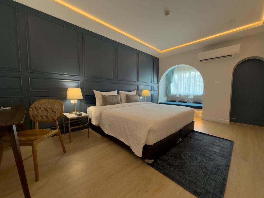 Regent Ramkhamhaeng Room Type - Deluxe Double