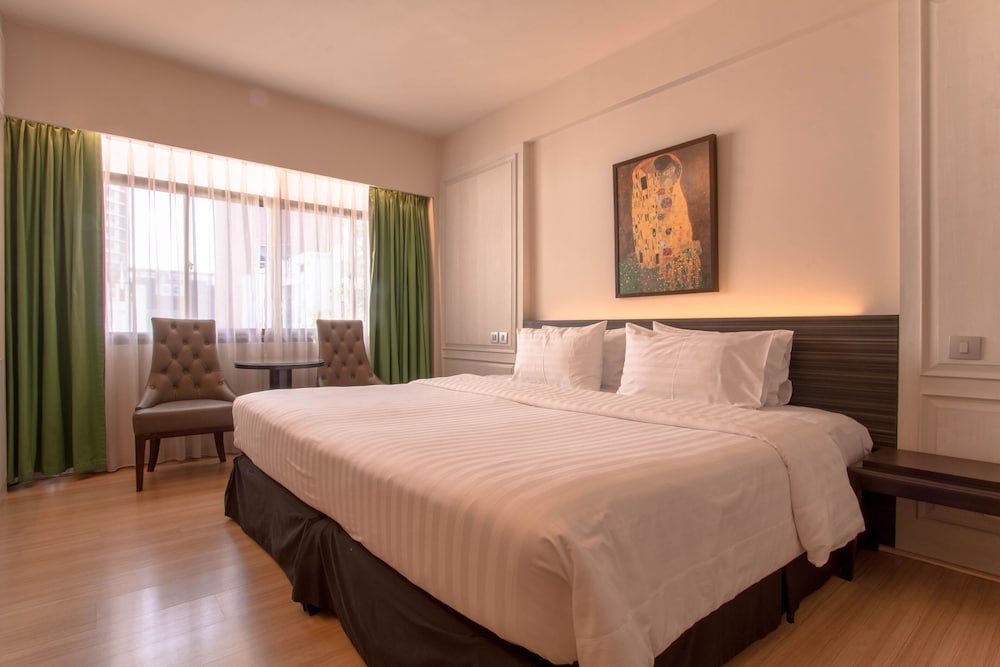 The Residence Rajtaevee Hotel Room Type - Premier King Room