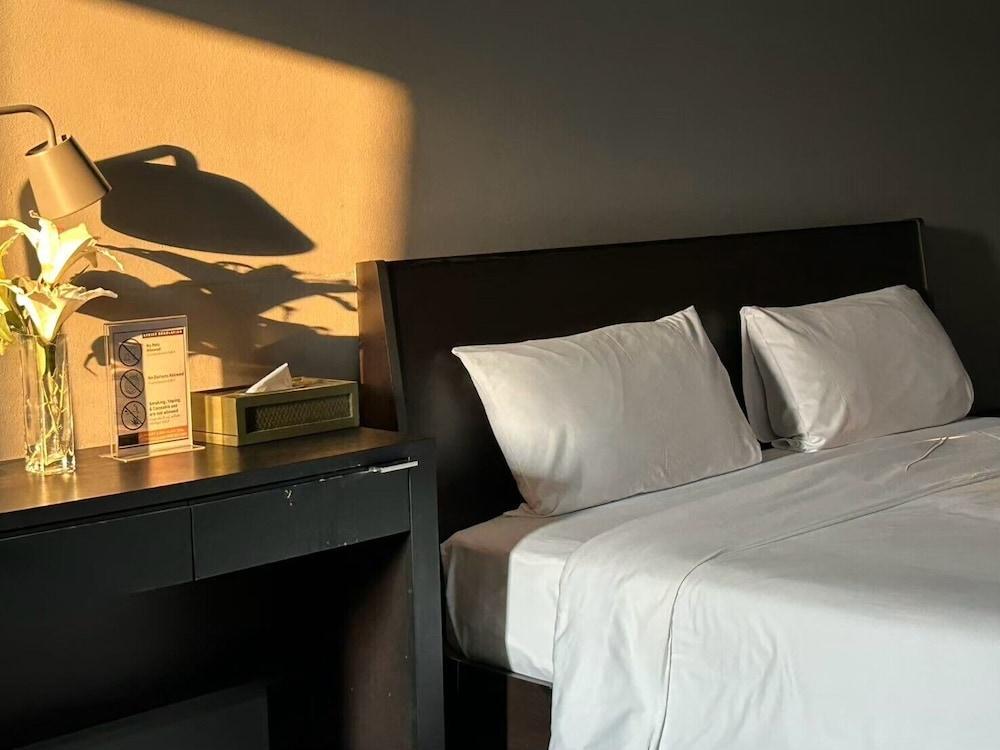 Centric Place Hotel Room Type - Superior Room Double Bed