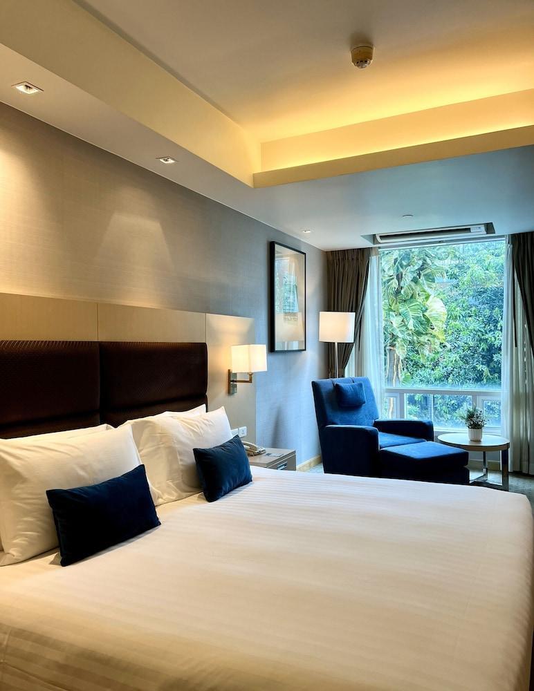 Sora Resort & Suites Sukhumvit - Tap to explore photos