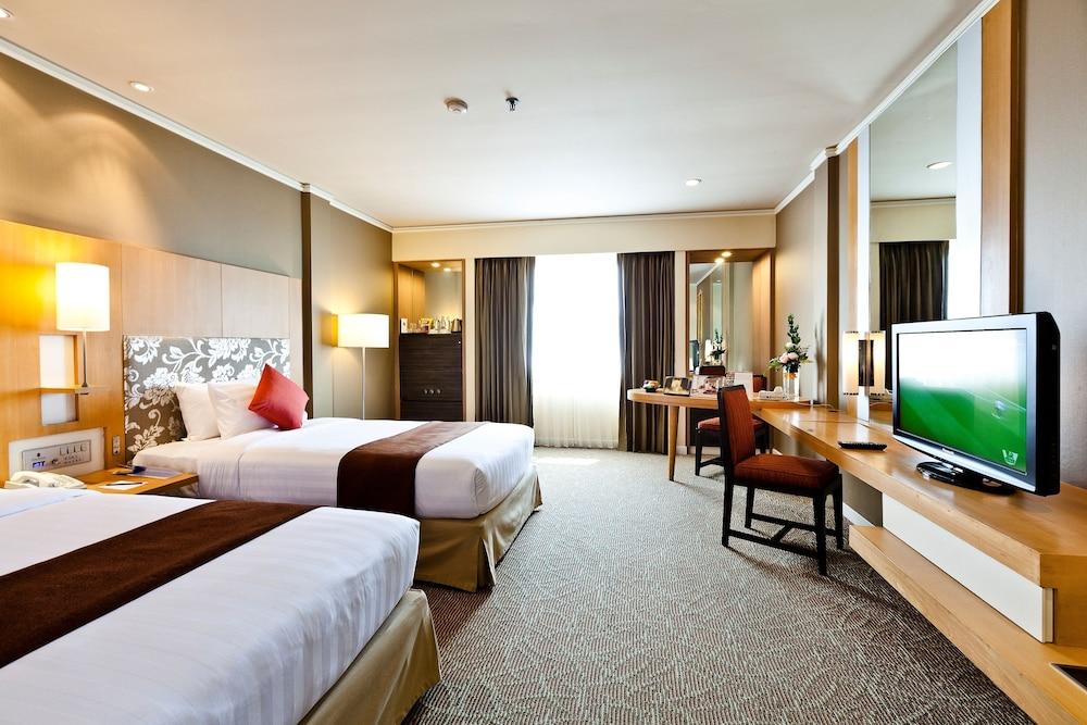 Royal Princess Larn Luang Room Type - Superior Double or Twin Room, City View